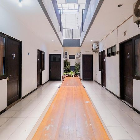 Hotel Reddoorz At Nginden Sorabaya Extérieur photo
